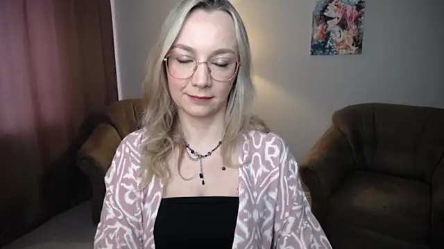 Snapshot of Ava_Elior chatting on May 8, 2026, 10:52 am Ava Elior online show from May 8, 2026, 10:52 am