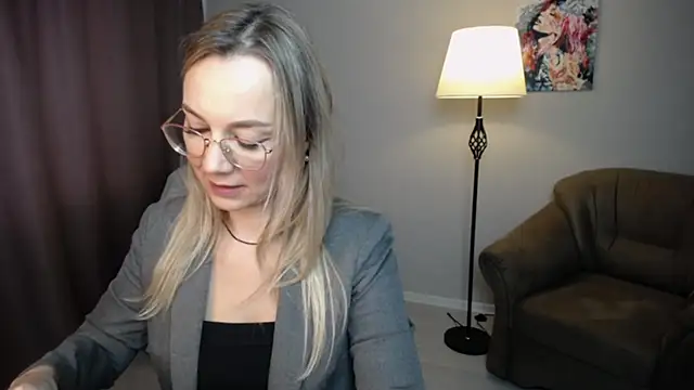 Ava Elior online show from October 14, 2025, 9:43 am