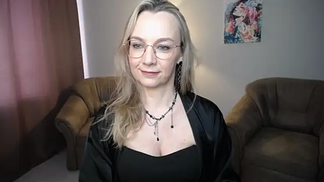 Ava Elior online show from July 7, 2026, 12:20 pm