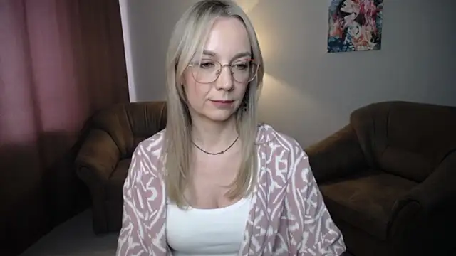 Ava Elior online show from July 15, 2026, 11:50 am