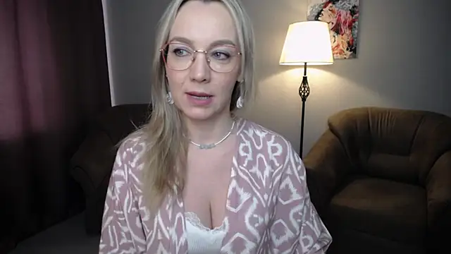 Snapshot of Ava_Elior chatting on April 18, 2026, 11:23 am Ava Elior online show from April 18, 2026, 11:23 am