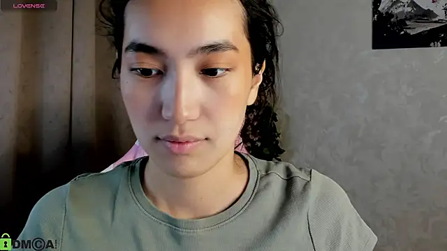 FlirtyAura online show from November 26, 2025, 3:28 am