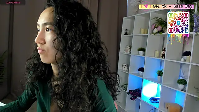 FlirtyAura online show from May 28, 2026, 3:36 am