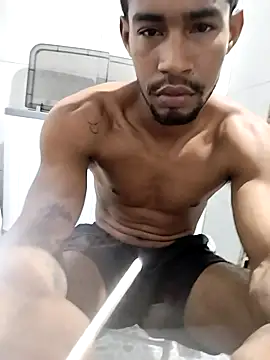 Snapshot of Kesurra chatting on November 13, 2025, 3:43 am Kesurra online show from November 13, 2025, 3:43 am