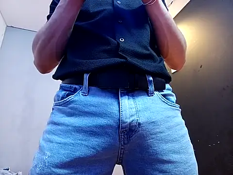 jhonny thes28 online show from September 17, 2025, 7:54 am