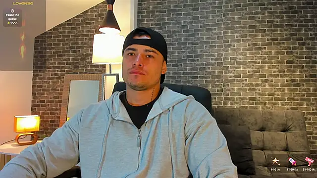 connorsmiith online show from October 13, 2025, 11:12 am