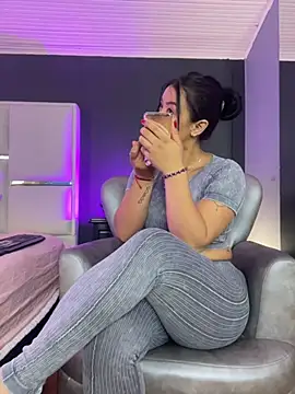 Snapshot of BellaFernandez__ chatting on July 30, 2026, 1:43 pm BellaFernandez online show from July 30, 2026, 1:43 pm