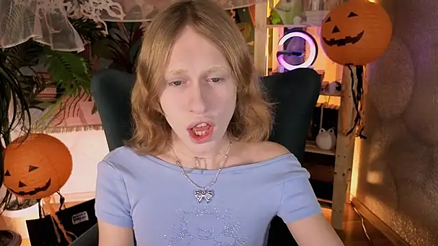 Snapshot of BarbieRichy chatting on October 31, 2025, 5:26 am BarbieRichy online show from October 31, 2025, 5:26 am