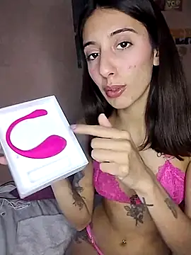 M4tute online show from October 19, 2025, 5:10 am