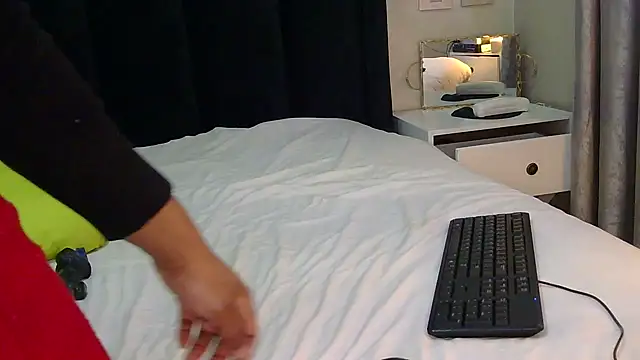 Ivysol online show from November 7, 2025, 7:46 am