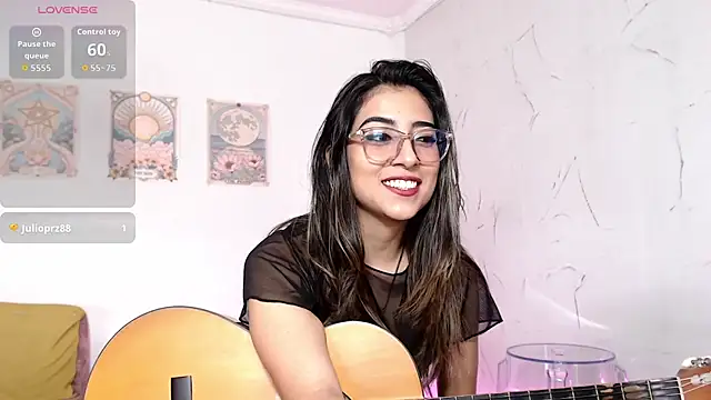 Susanahendrix online show from November 23, 2025, 6:29 pm