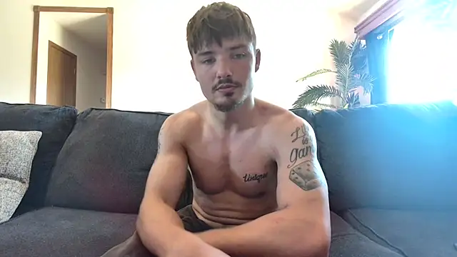Snapshot of derekmontana2 chatting on June 14, 2026, 8:43 pm derekmontana2 online show from June 14, 2026, 8:43 pm
