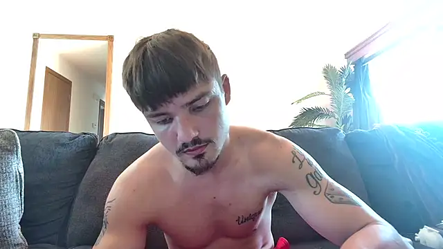 Snapshot of derekmontana2 chatting on June 17, 2026, 10:52 pm derekmontana2 online show from June 17, 2026, 10:52 pm
