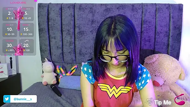 Littlee Bunny  online show from October 8, 2025, 10:39 am