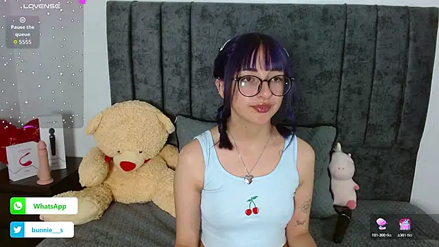 Littlee Bunny  online show from October 29, 2025, 10:36 am