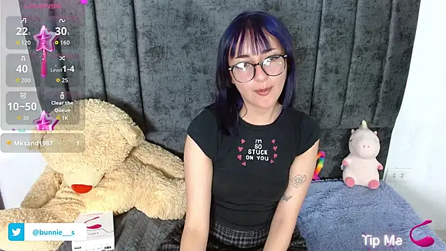 Littlee Bunny  online show from October 4, 2025, 10:39 am