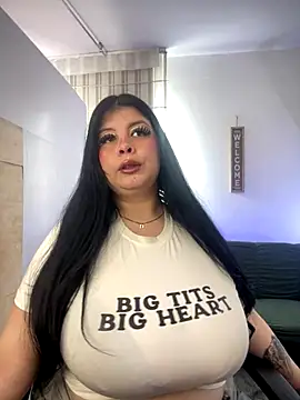 Snapshot of Angie_lynn chatting on September 20, 2025, 9:31 pm Angie lynn online show from September 20, 2025, 9:31 pm