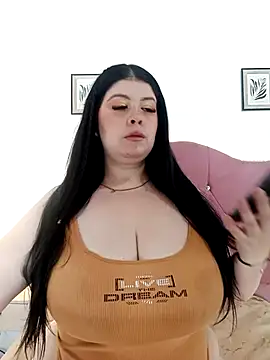 Angie lynn online show from November 11, 2025, 1:28 pm