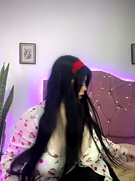 Angie lynn online show from October 23, 2025, 3:32 pm