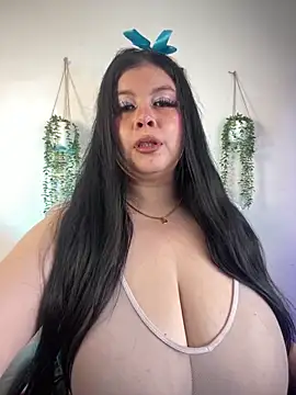 Snapshot of Angie_lynn chatting on October 4, 2025, 5:36 pm Angie lynn online show from October 4, 2025, 5:36 pm