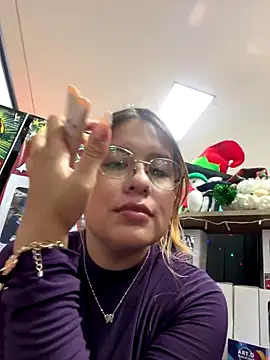 iamlucy online show from November 12, 2025, 10:02 pm