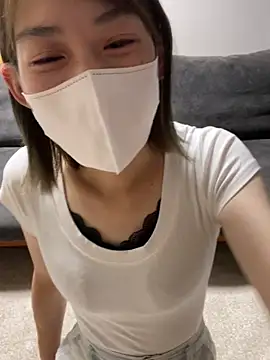 Snapshot of usako_2025 chatting on July 1, 2026, 1:00 pm usako 2025 online show from July 1, 2026, 1:00 pm