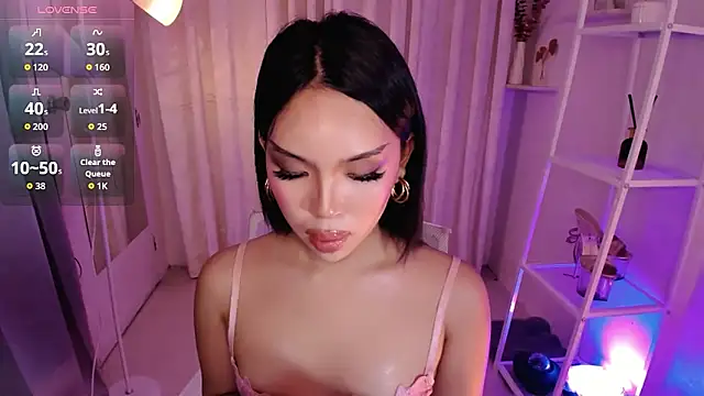 MS LUNA online show from October 23, 2025, 12:42 am