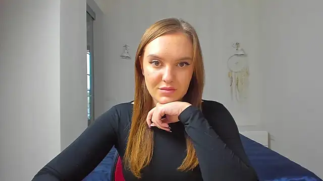 Snapshot of EmmaNorman chatting on October 27, 2025, 2:07 pm EmmaNorman online show from October 27, 2025, 2:07 pm