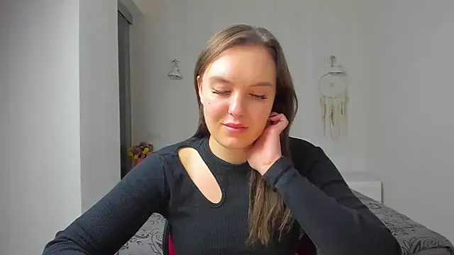 Snapshot of EmmaNorman chatting on November 5, 2025, 4:21 pm EmmaNorman online show from November 5, 2025, 4:21 pm