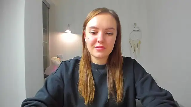 Snapshot of EmmaNorman chatting on October 8, 2025, 4:19 pm EmmaNorman online show from October 8, 2025, 4:19 pm