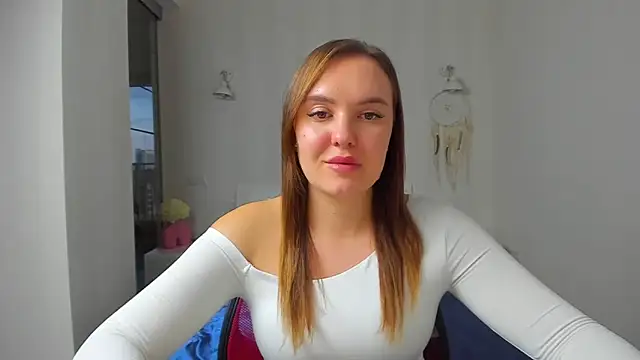 Snapshot of EmmaNorman chatting on October 20, 2025, 3:12 pm EmmaNorman online show from October 20, 2025, 3:12 pm