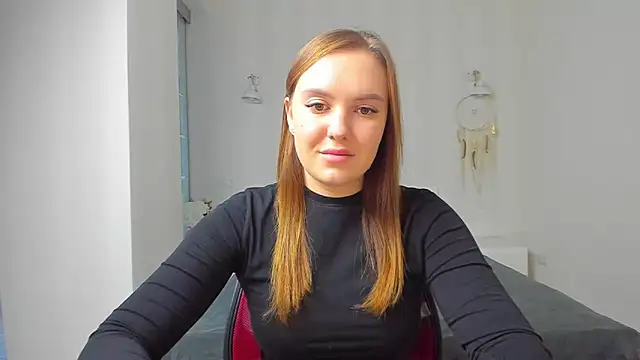 Snapshot of EmmaNorman chatting on October 12, 2025, 2:29 pm EmmaNorman online show from October 12, 2025, 2:29 pm