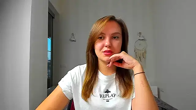 EmmaNorman online show from September 16, 2025, 4:08 pm