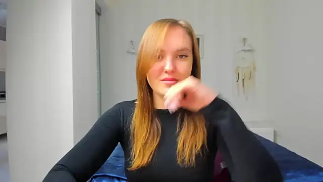 Snapshot of EmmaNorman chatting on October 23, 2025, 1:54 pm EmmaNorman online show from October 23, 2025, 1:54 pm