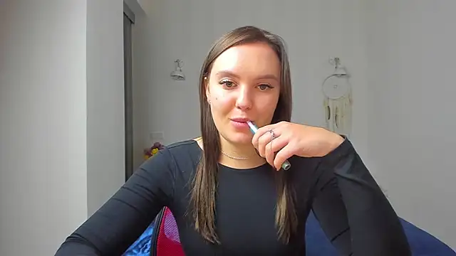 Snapshot of EmmaNorman chatting on October 30, 2025, 4:59 pm EmmaNorman online show from October 30, 2025, 4:59 pm