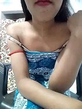 Snapshot of Naina_04 chatting on November 17, 2025, 4:55 pm Naina 04 online show from November 17, 2025, 4:55 pm