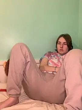 angelbliss10100 online show from November 12, 2025, 5:11 am