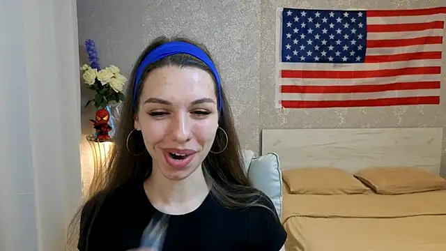 Snapshot of KellyShines chatting on July 4, 2026, 5:17 pm KellyShines online show from July 4, 2026, 5:17 pm