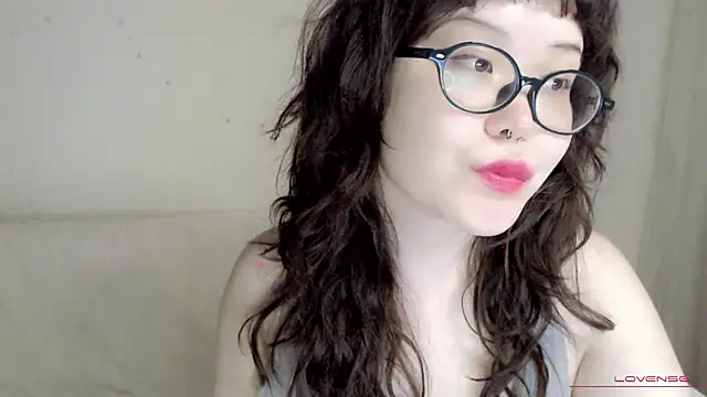 Snapshot of tsunade_chan chatting on December 21, 2025, 3:03 pm tsunade chan online show from December 21, 2025, 3:03 pm