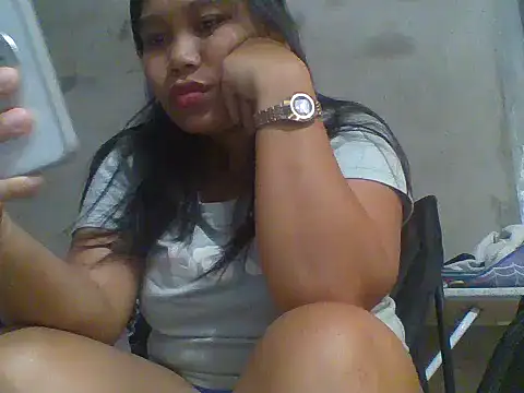 Veeluna16 online show from December 1, 2025, 1:39 am