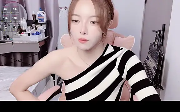 AmyySC online show from October 28, 2025, 3:00 pm