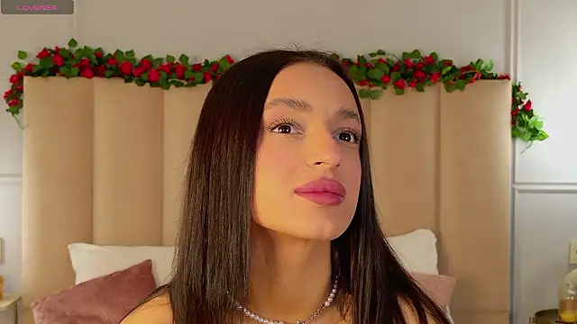 AdoraCortes online show from February 6, 2026, 5:03 am