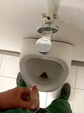 fickfreund019 online show from April 8, 2026, 4:25 am