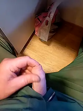 fickfreund019 online show from April 17, 2026, 4:15 am