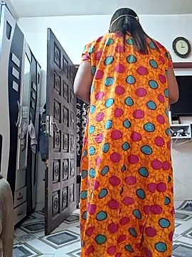 Snapshot of SIMIHOT chatting on February 25, 2026, 9:20 am SIMIHOT online show from February 25, 2026, 9:20 am