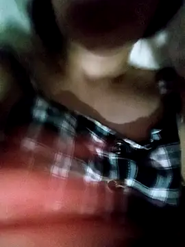 Snapshot of besa4 chatting on February 21, 2026, 1:35 pm besa4 online show from February 21, 2026, 1:35 pm