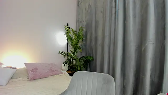 Marie Ellie online show from May 29, 2026, 1:44 am