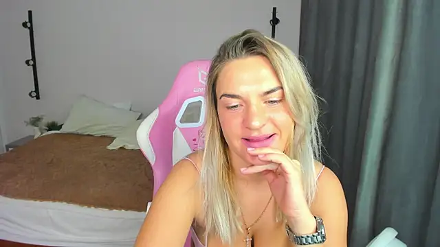 Marie Ellie online show from October 15, 2025, 1:59 am