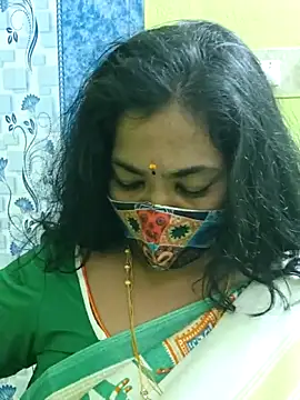 Snapshot of Tamil_Mithra chatting on May 18, 2026, 8:41 am Tamil Mithra online show from May 18, 2026, 8:41 am