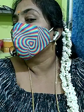 Snapshot of Tamil_Mithra chatting on May 4, 2026, 6:33 pm Tamil Mithra online show from May 4, 2026, 6:33 pm
